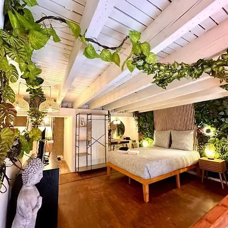 Jungle Avec Jaccuzi Au Coeur De