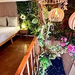 Jungle Avec Jaccuzi Au Coeur De Nizza