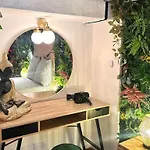Jungle Avec Jaccuzi Au Coeur De