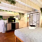 Jungle Avec Jaccuzi Au Coeur De