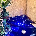 Jungle Avec Jaccuzi Au Coeur De Appartamento