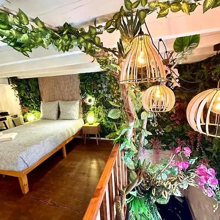 Jungle Avec Jaccuzi Au Coeur De Διαμέρισμα Νίκαια