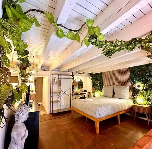 Jungle Avec Jaccuzi Au Coeur De